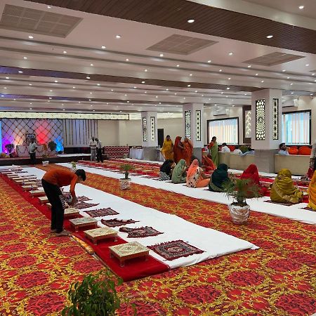 Hotel Shri Siddhivinayak Bina-Etawa Zewnętrze zdjęcie