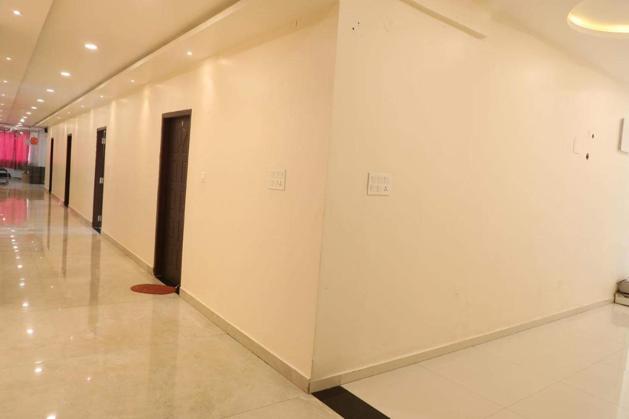 Hotel Shri Siddhivinayak Bina-Etawa Zewnętrze zdjęcie