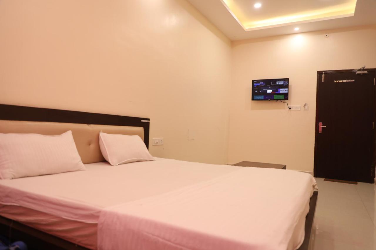 Hotel Shri Siddhivinayak Bina-Etawa Zewnętrze zdjęcie
