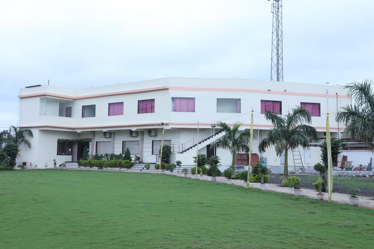 Hotel Shri Siddhivinayak Bina-Etawa Zewnętrze zdjęcie